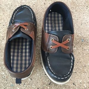 Toddler boys boat shoes/loafers